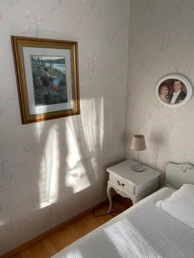 Hotelli Kultainen Joutsen Kuusamo Extérieur photo