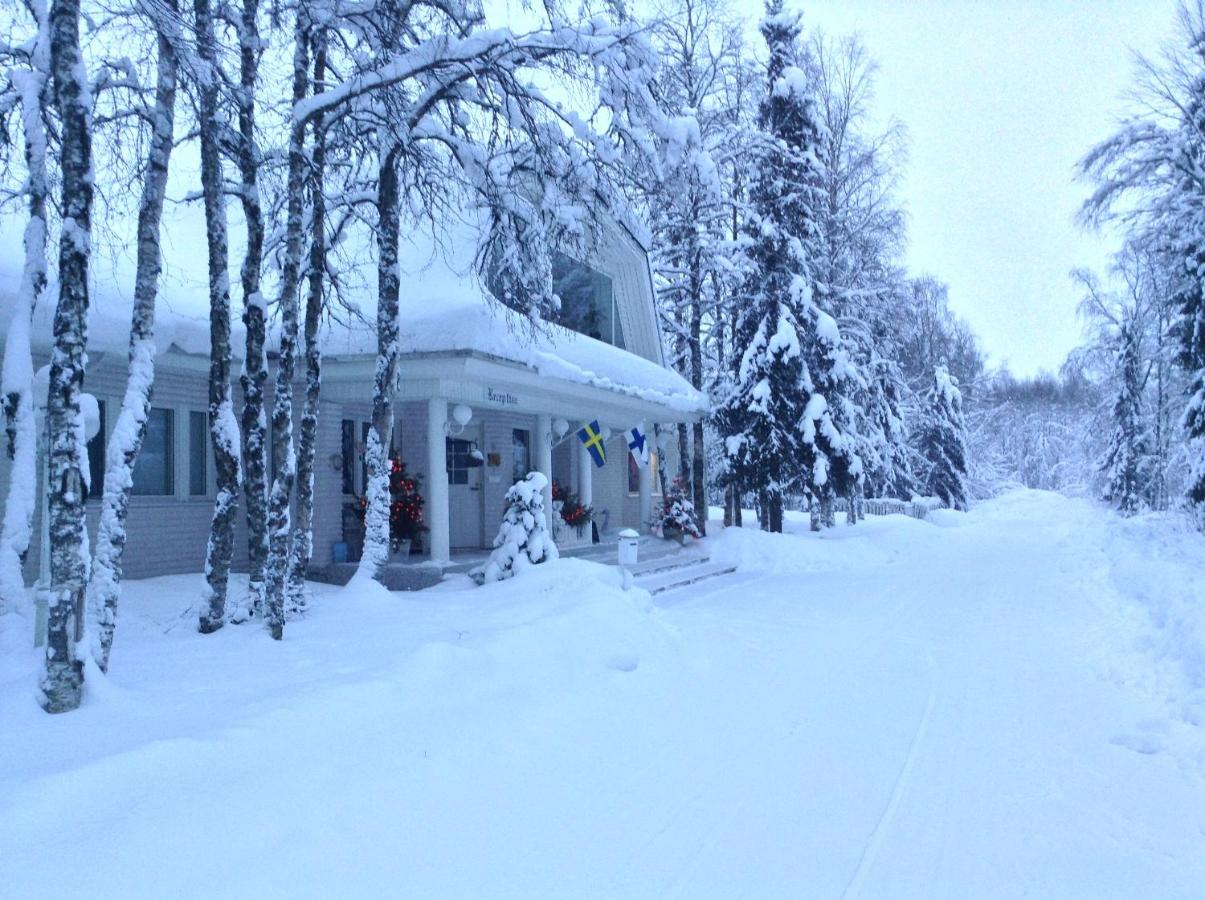 Hotelli Kultainen Joutsen Kuusamo Extérieur photo