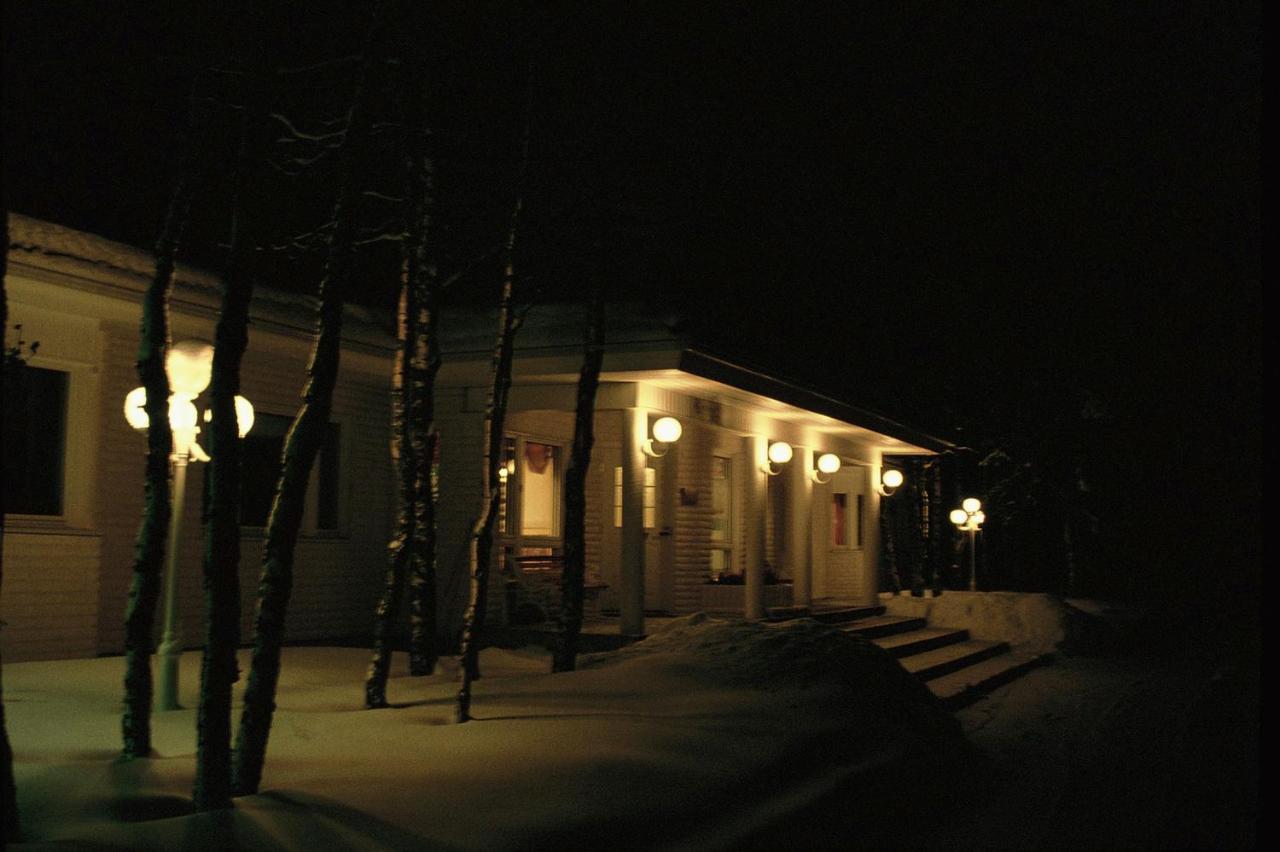 Hotelli Kultainen Joutsen Kuusamo Extérieur photo