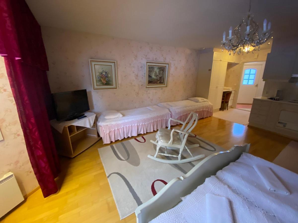 Hotelli Kultainen Joutsen Kuusamo Extérieur photo