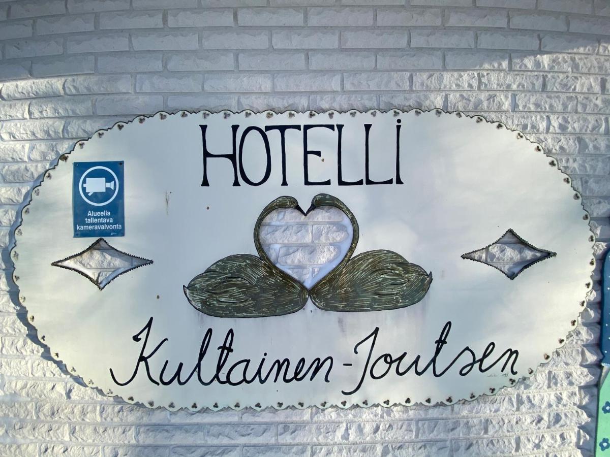 Hotelli Kultainen Joutsen Kuusamo Extérieur photo